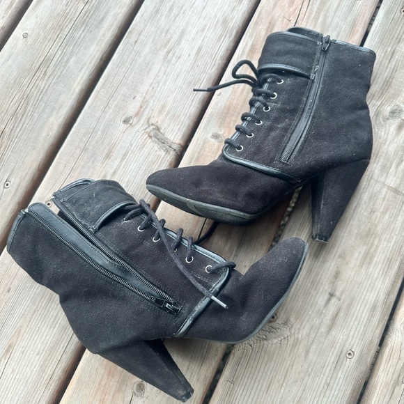 Black buckled booties - Picture 4 of 5